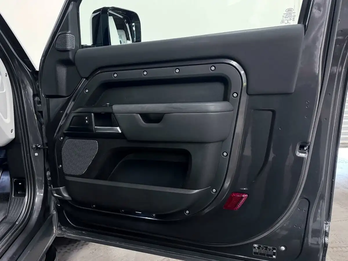 2021-land-rover-90-defender-30-d200-hard-top-standard-90-big-26