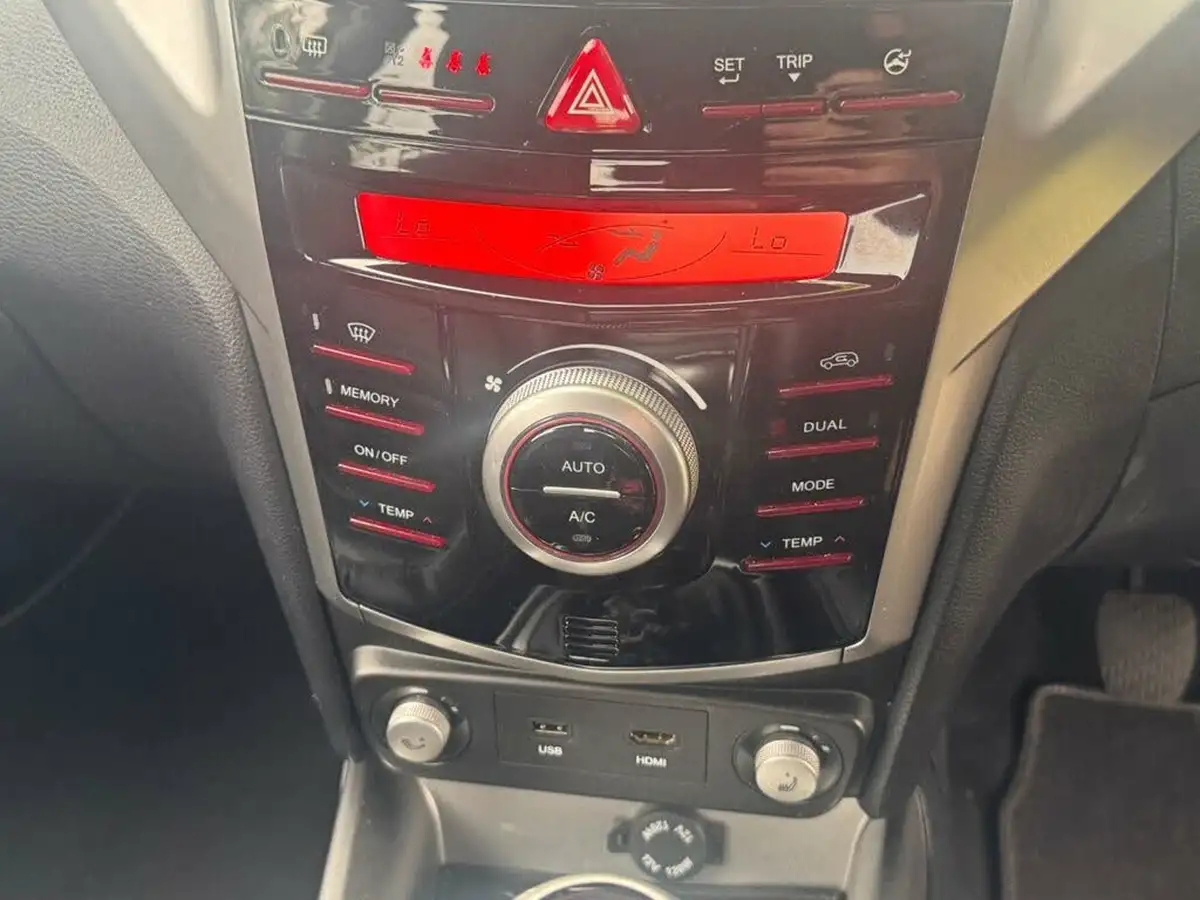 2016-kgm-ssangyong-tivoli-16-ex-big-51