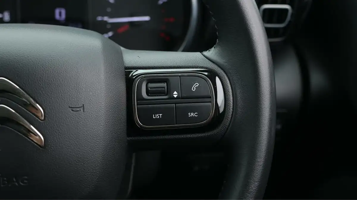 2022-citroen-c3-aircross-12-puretech-shine-plus-110ps-big-23