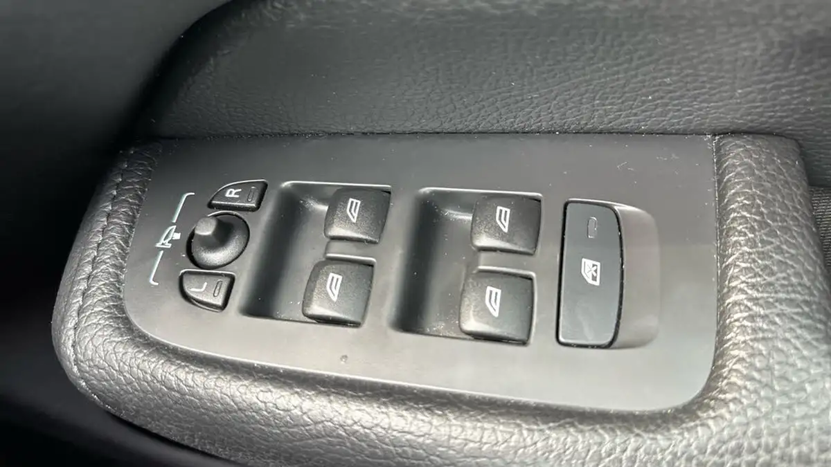 2021-volvo-xc60-20-t6-inscription-expression-340bhp-big-28