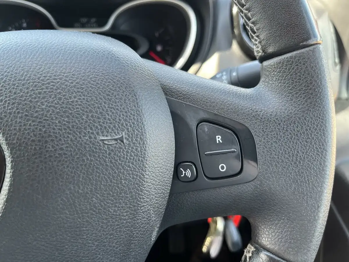 2020-renault-trafic-20dci-sl28-energy-120-sport-big-24