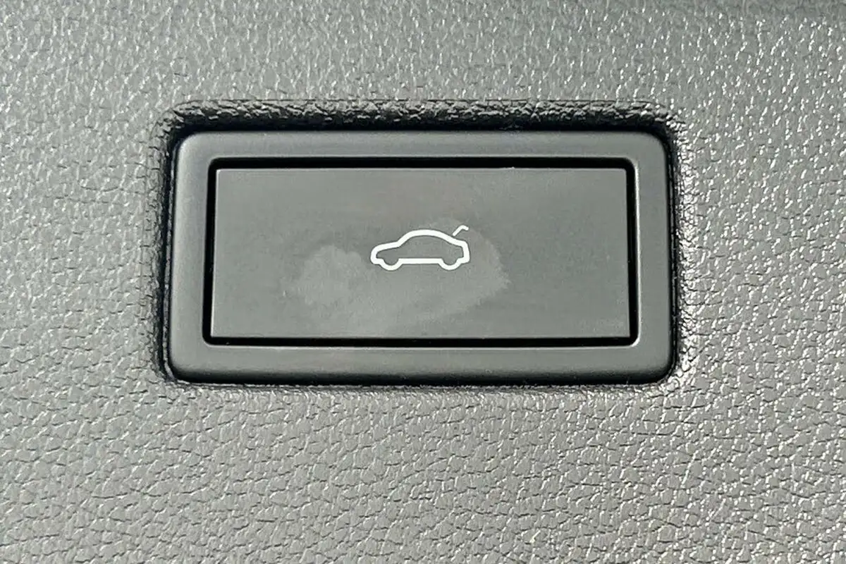 2023-volkswagen-tiguan-14-tsi-elegance-big-20