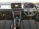 2022-volkswagen-t-roc-10-tsi-life-small-2