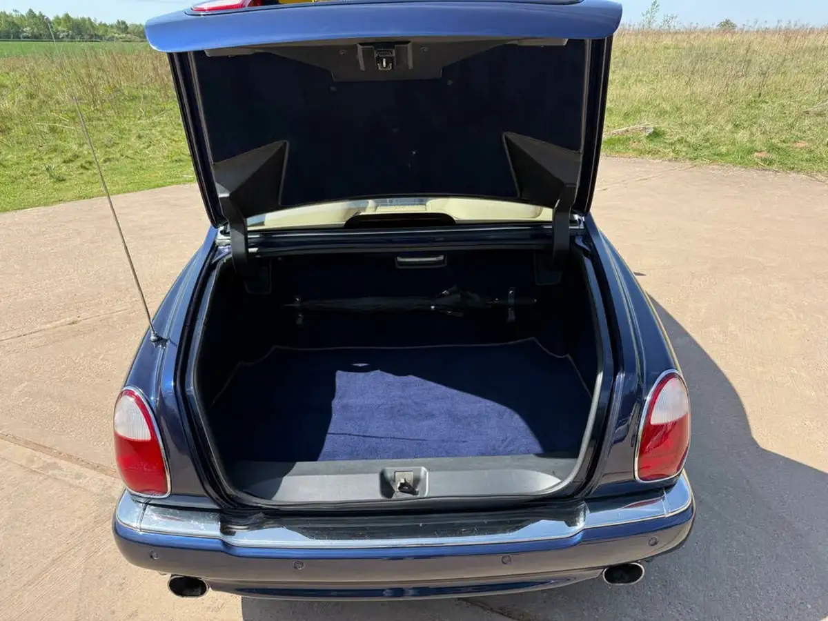 2002-bentley-arnage-68-r-big-67