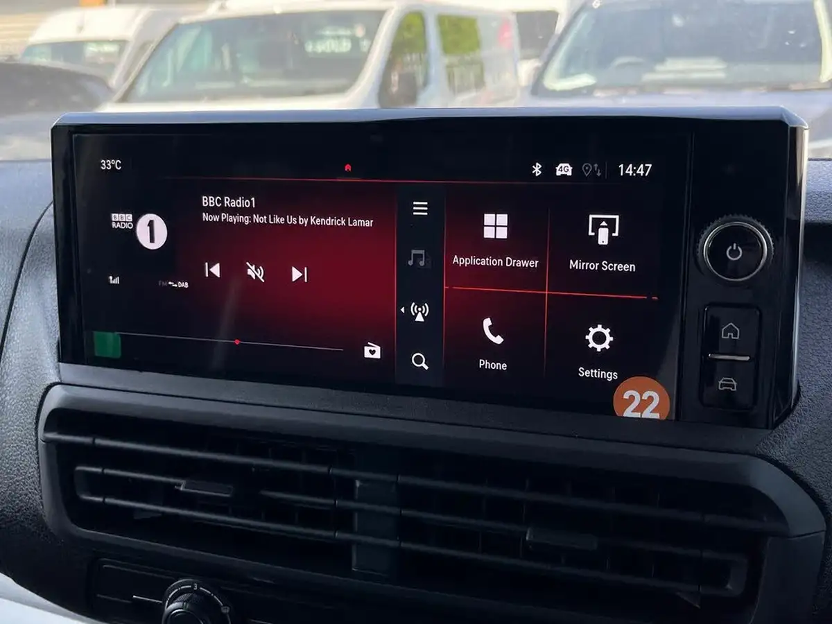 2025-vauxhall-vivaro-15td-prime-big-21