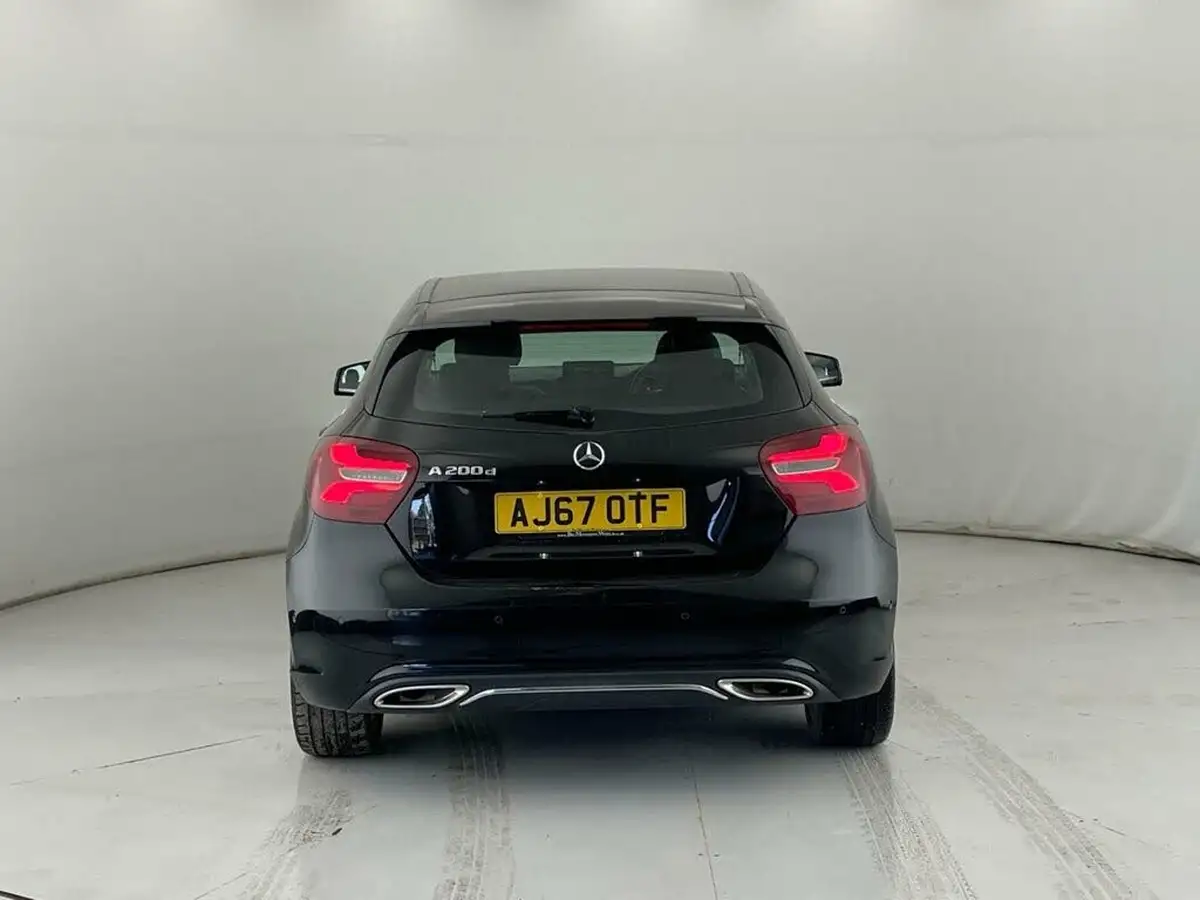 2017-mercedes-benz-a-class-21d-a200d-sport-premiumss-7g-dct-big-3