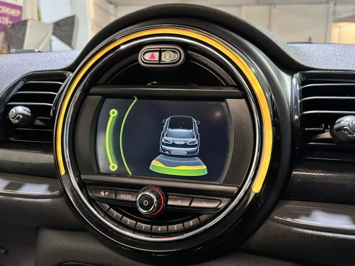 2017-mini-clubman-15-cooper-ss-big-25