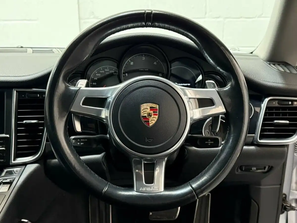 2014-porsche-panamera-30td-big-10