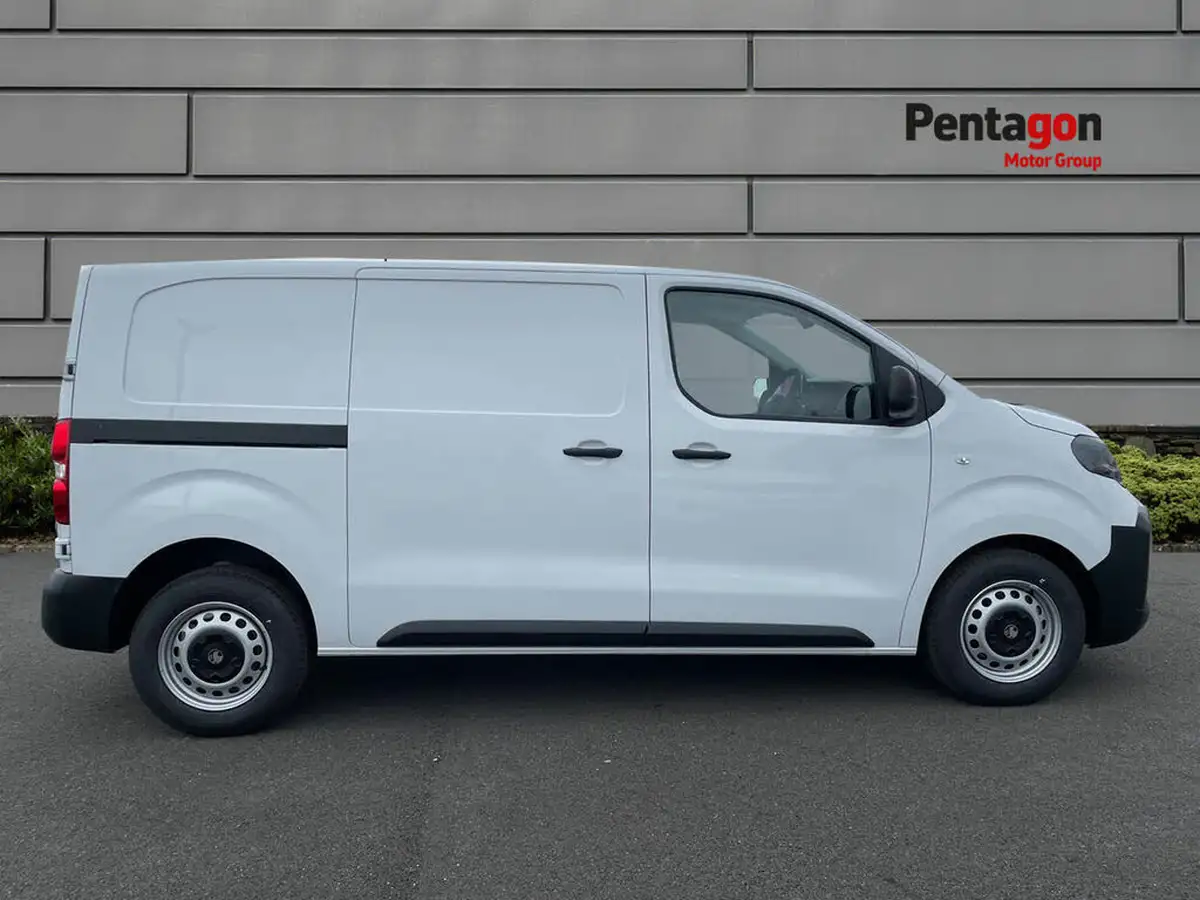 2025-vauxhall-vivaro-15td-prime-big-10