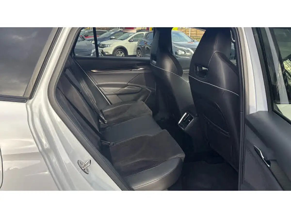 2023-skoda-enyaq-e-80x-sportline-big-15