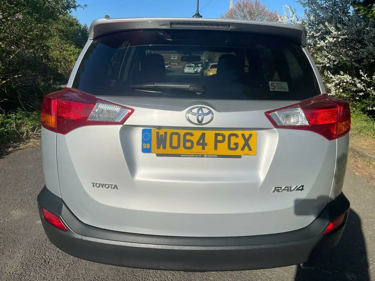 2015-toyota-rav4-20td-icon-20d-4d-2wd-big-10