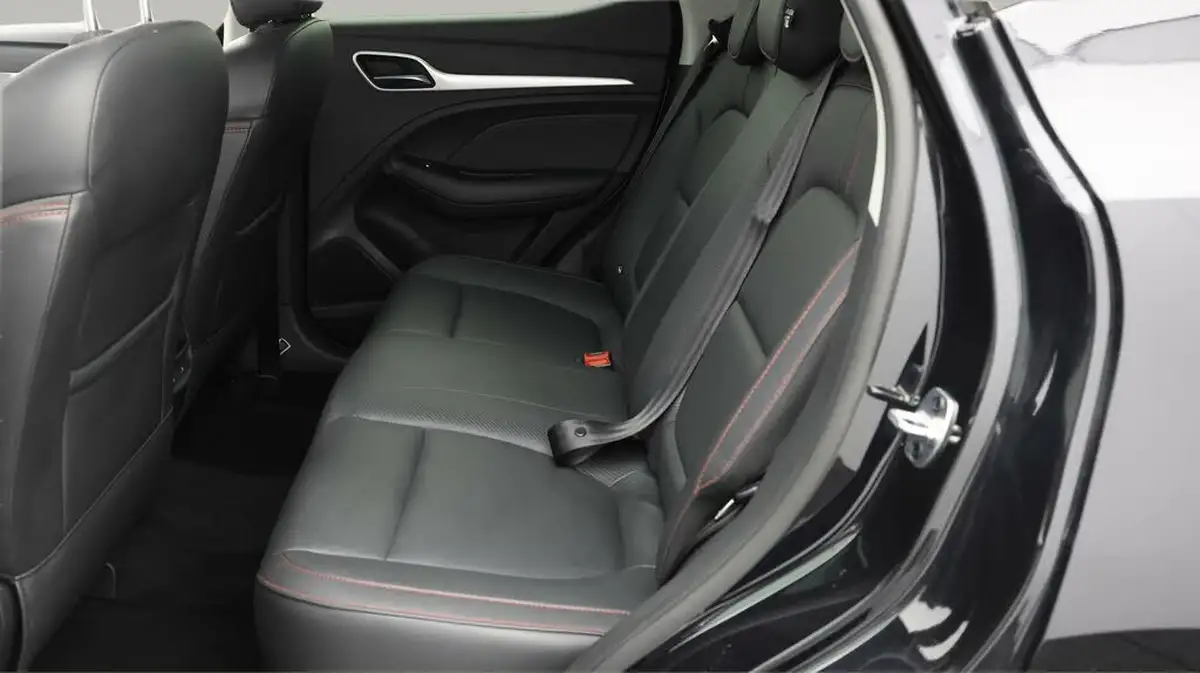2024-mg-zs-suv-15-vti-tech-exclusive-big-15