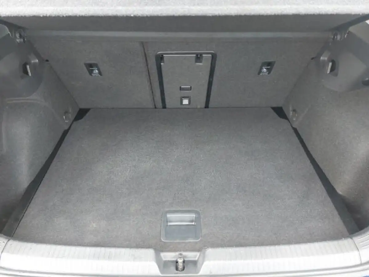 2024-volkswagen-golf-15-tsi-style-150ps-hatchback-big-7