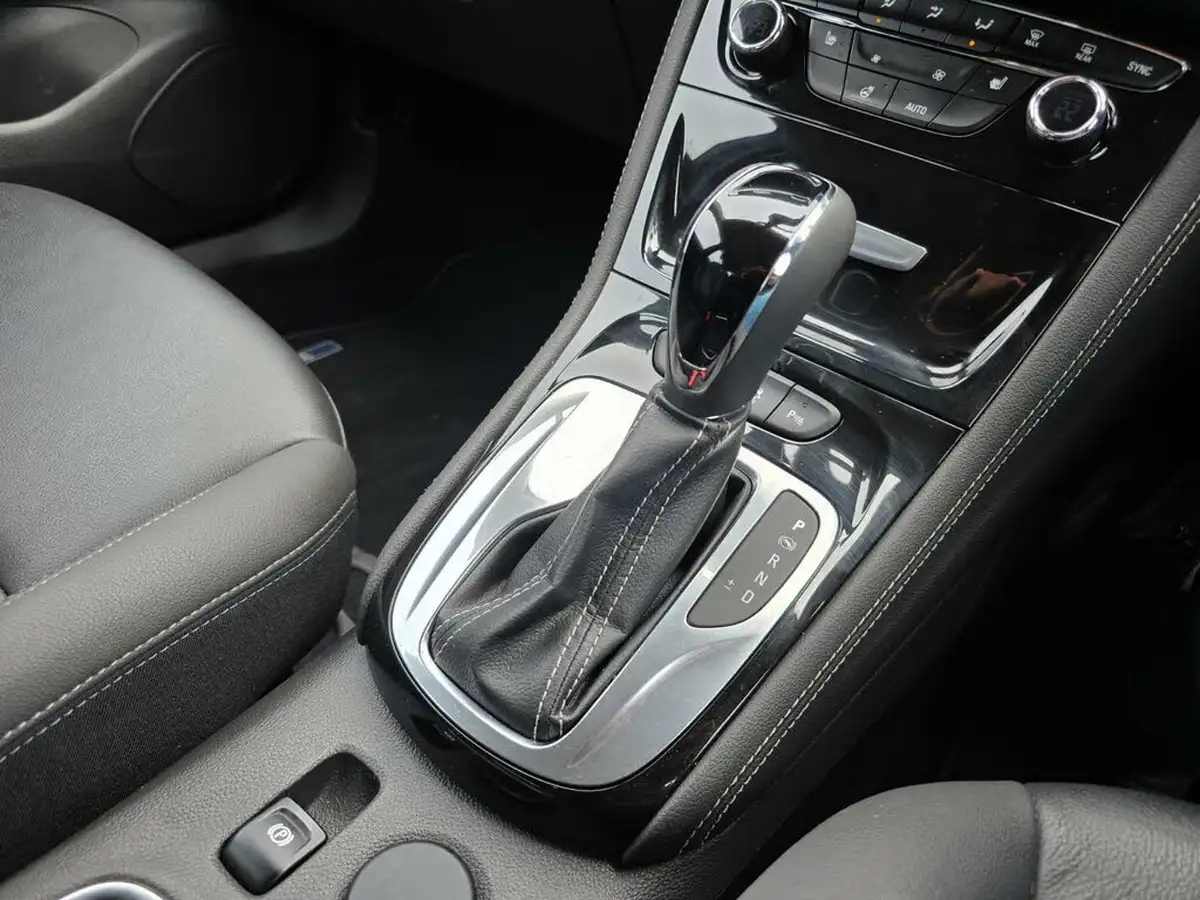 2017-vauxhall-astra-14i-16v-turbo-elite-150ps-ss-hatchback-auto-big-20