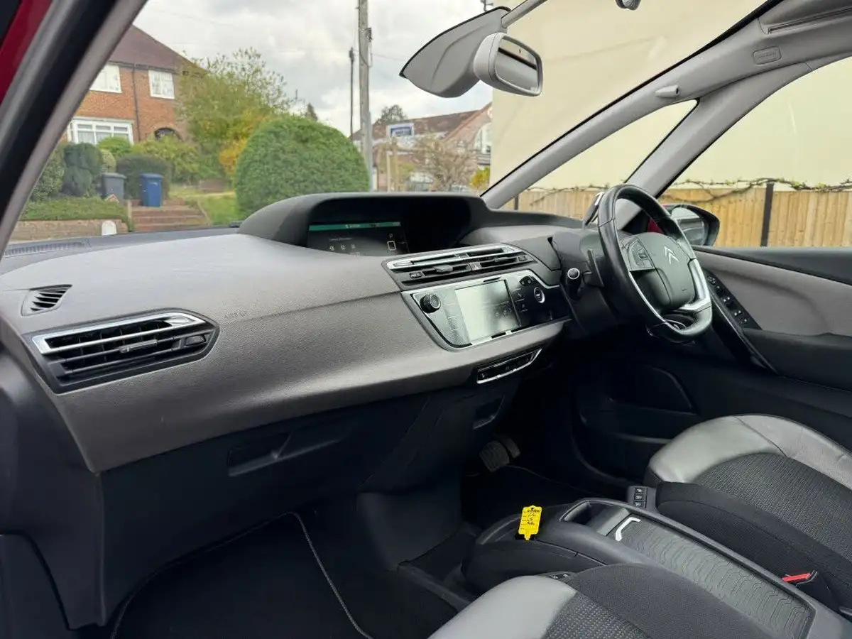 2017-citroen-c4-picasso-16bluehdi-flair-eat6-big-18
