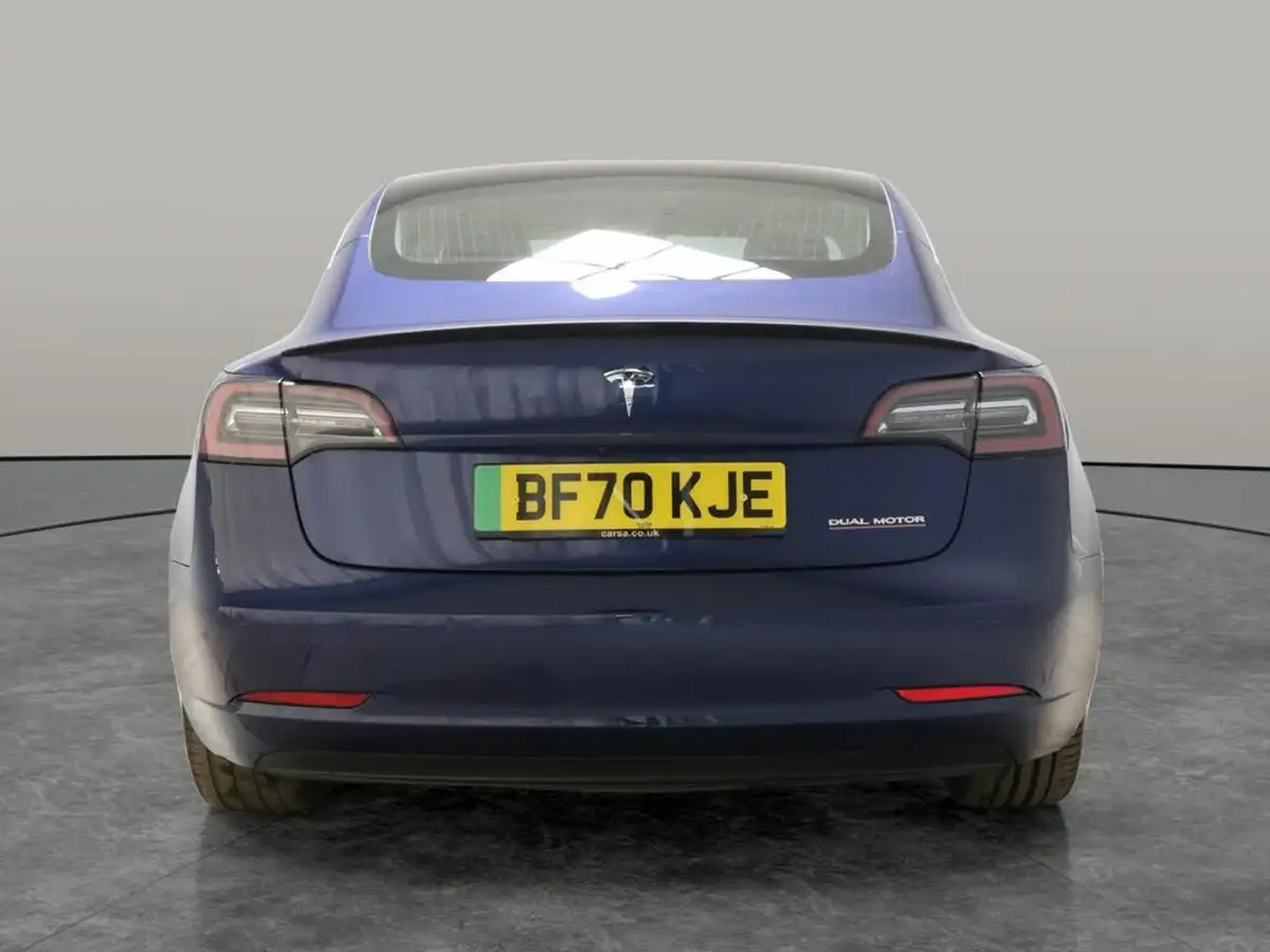2020-tesla-model-3-e-performance-big-12