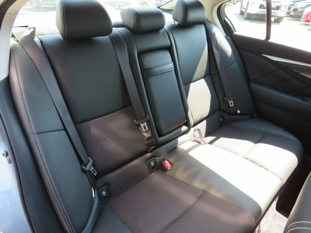 2014-infiniti-q50-22td-executive-auto-big-17