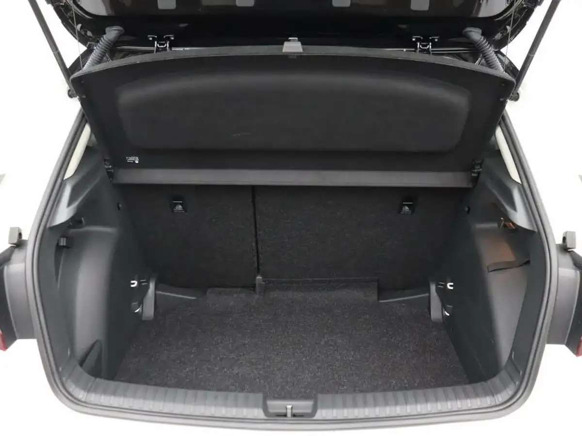 2023-skoda-fabia-10-mpi-colour-edition-big-18