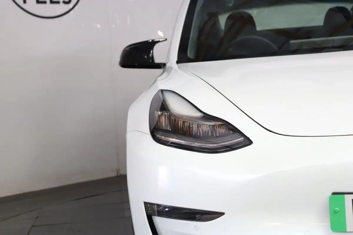 2019-tesla-model-3-e-4x4-performance-pack-big-12