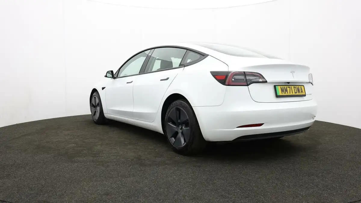 2022-tesla-model-3-e-long-range-big-71