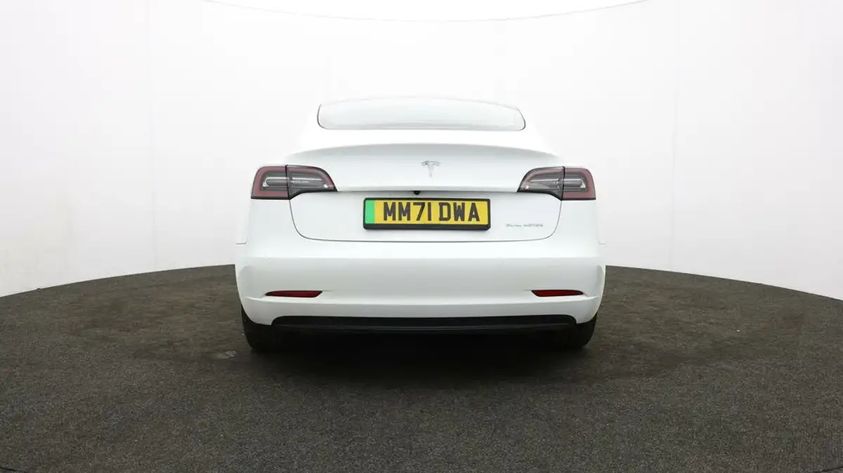 2022-tesla-model-3-e-long-range-big-47