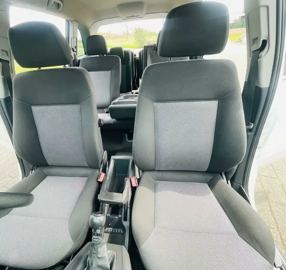 2012-vauxhall-zafira-18-design-140ps-big-20