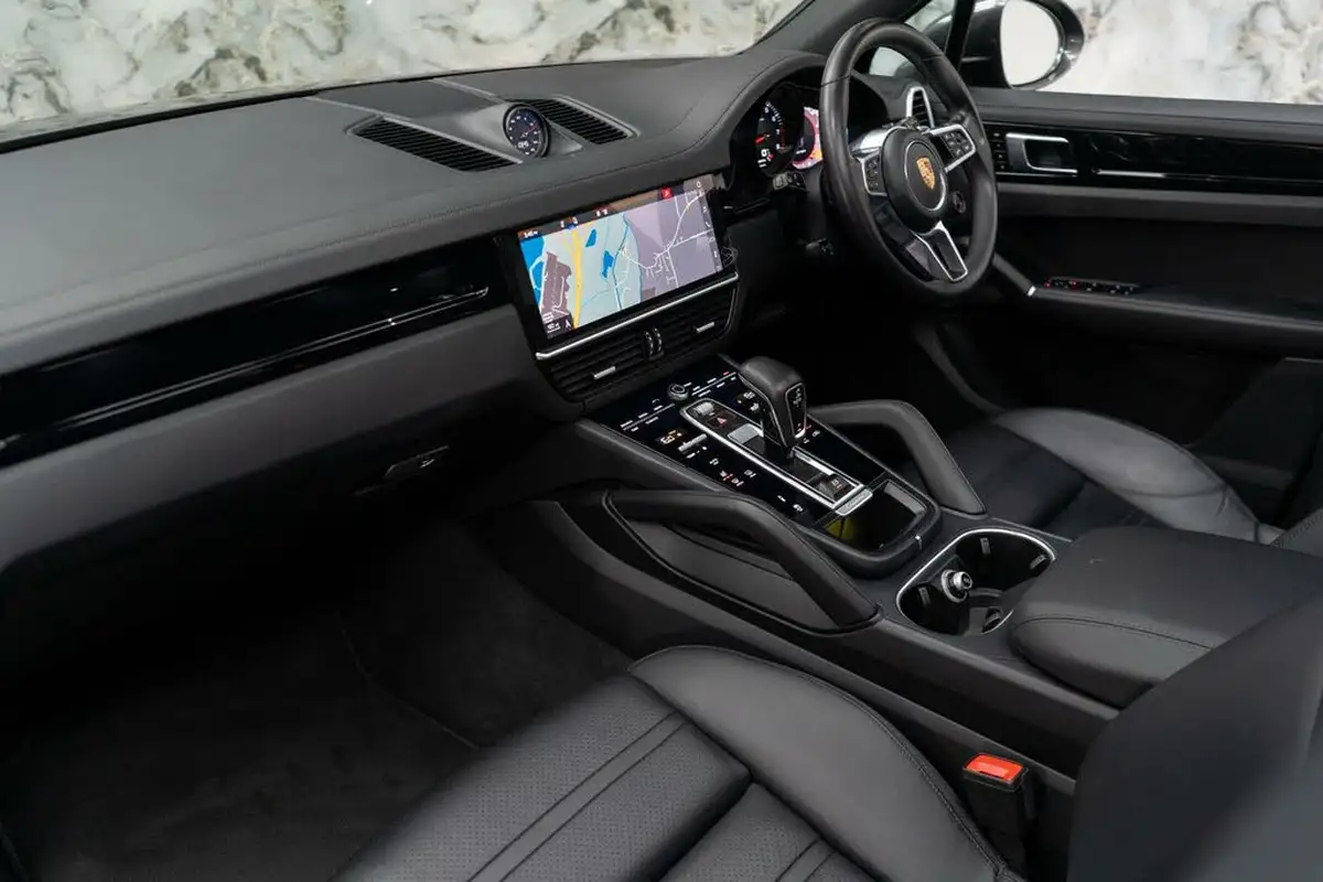 2019-porsche-cayenne-30-v6-coupe-big-11