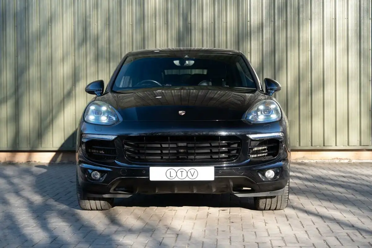 2017-porsche-cayenne-42td-s-diesel-platinum-edition-big-1