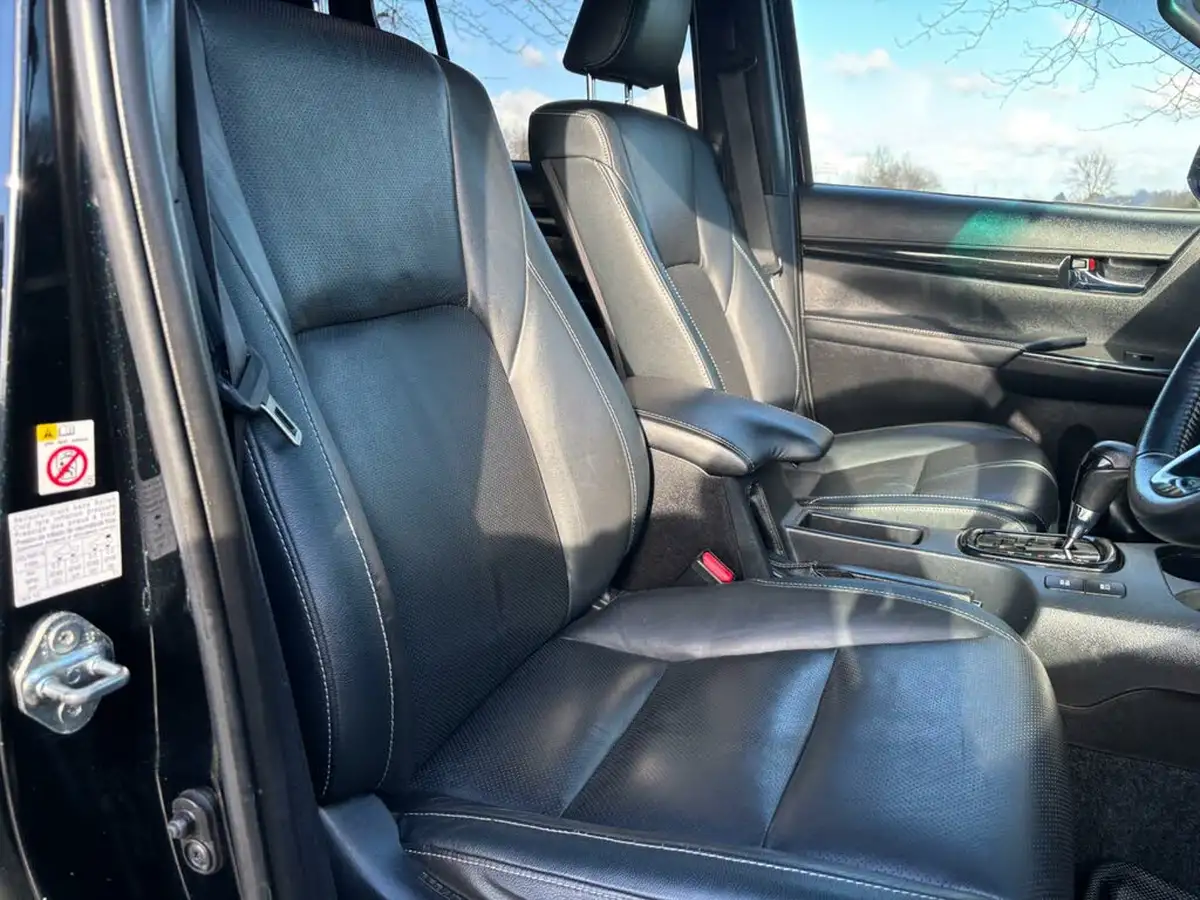 2019-toyota-hi-lux-24d-4d-invincible-x-150hpeu6dt-e-32t-auto-big-14