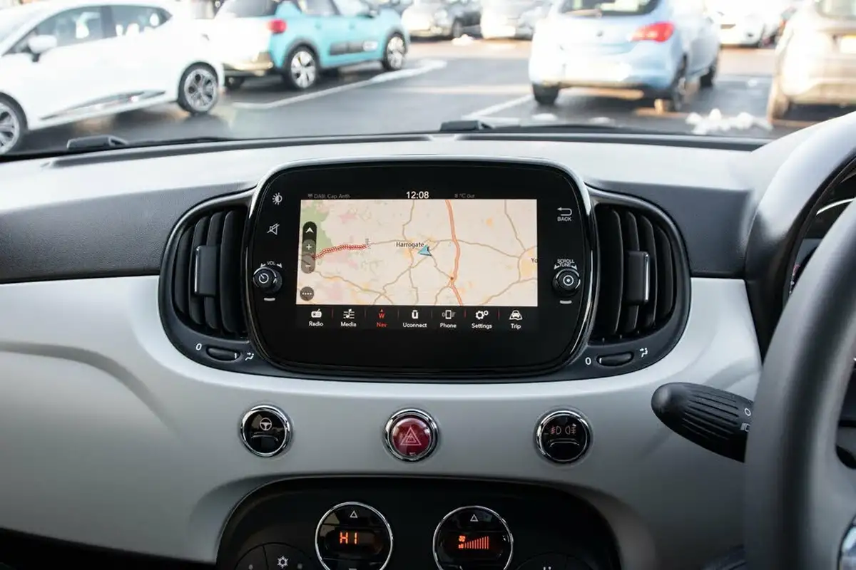 2020-fiat-500-10-star-big-25