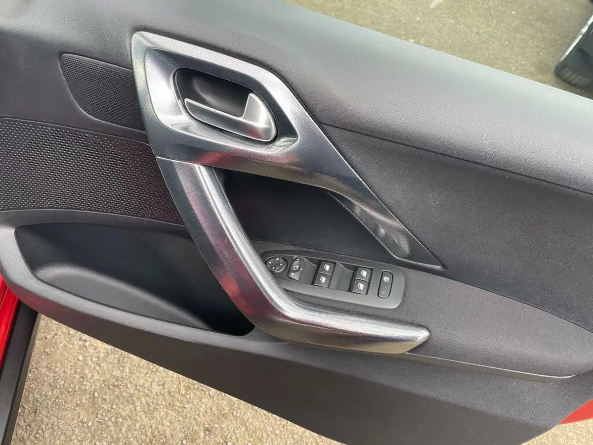 2016-peugeot-2008-crossover-12-puretech-allure-82bhp-big-15