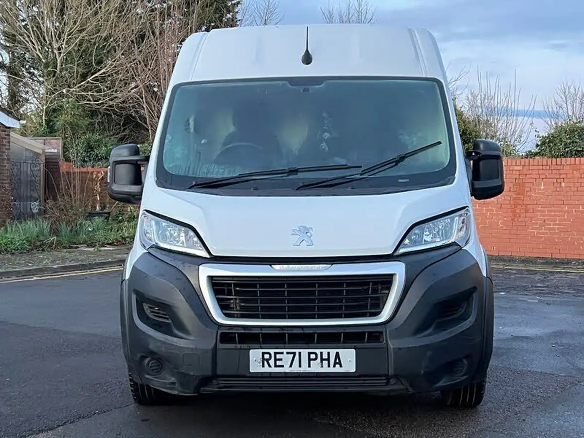 2021-peugeot-boxer-22-bluehdi-professional-435-l4-h2-140bhpeu6dt-big-14