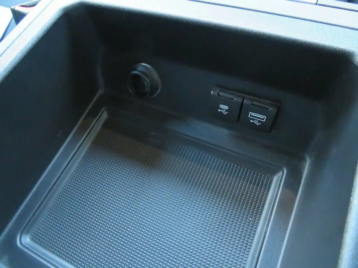 2024-ineos-grenadier-30-286pseu6d2-seat-commercial-panel-van-big-34