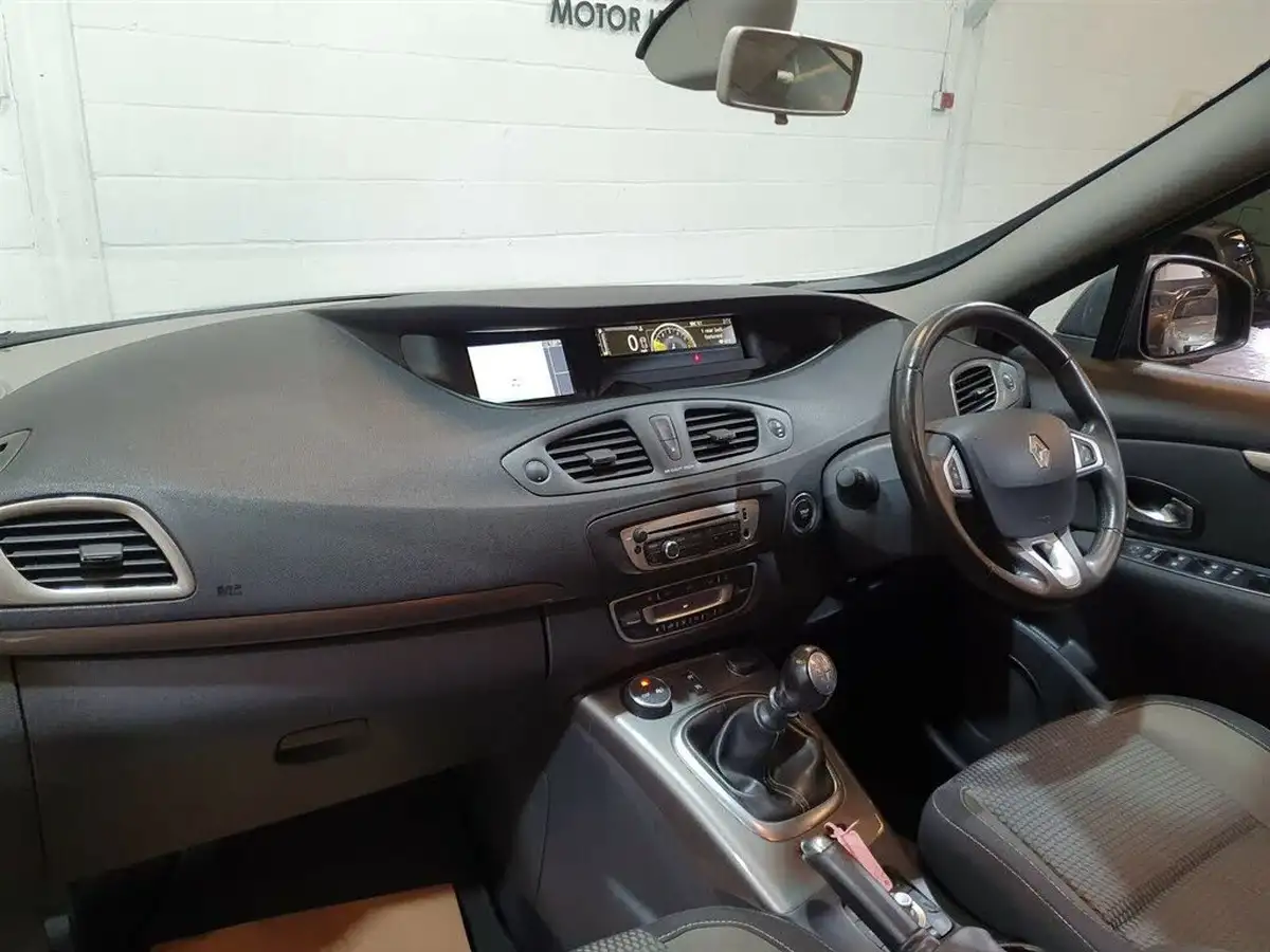 2013-renault-scenic-xmod-15dci-dynamique-tomtom-ss-big-45