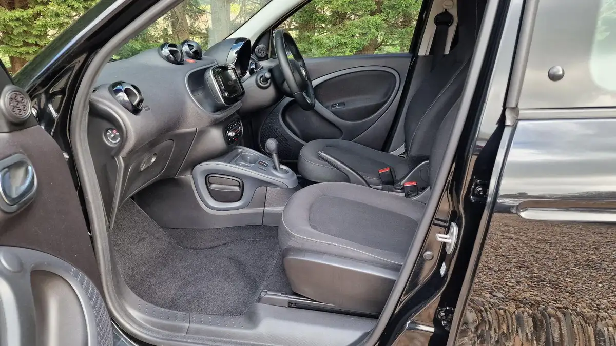 2016-smart-forfour-10-passion-70bhp-premiumss-twinamic-big-4