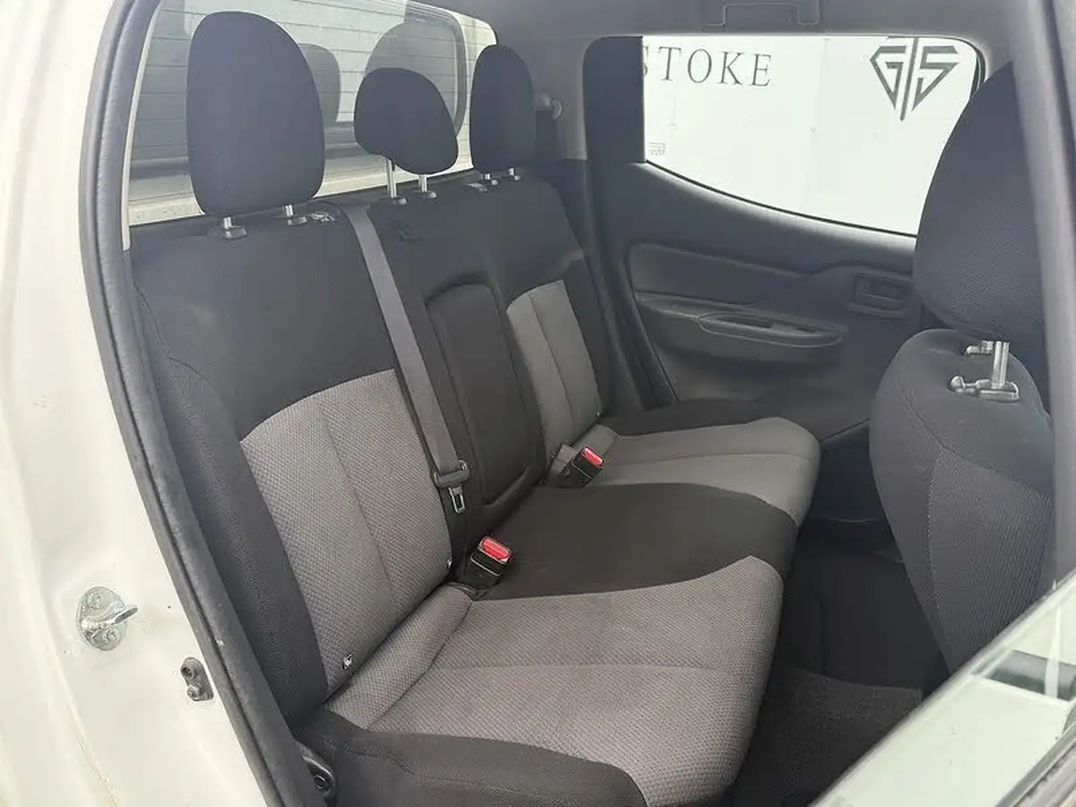2019-mitsubishi-l200-24di-d-4life-eu6b-double-pickup-big-13