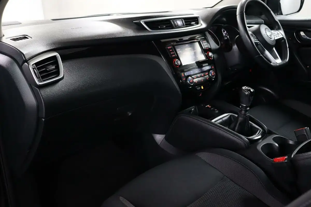 2021-nissan-qashqai-13-dig-t-acenta-premium-140ps-big-29