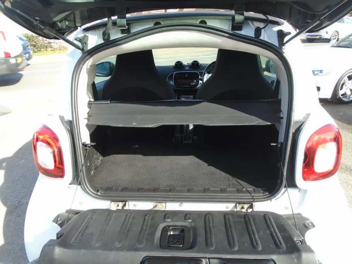 2019-smart-fortwo-10-passion-coupe-big-10