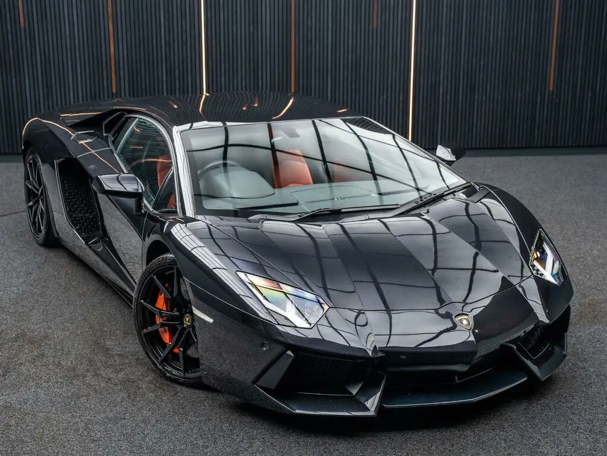 2014-lamborghini-aventador-65-lp-700-4-coupe-big-10