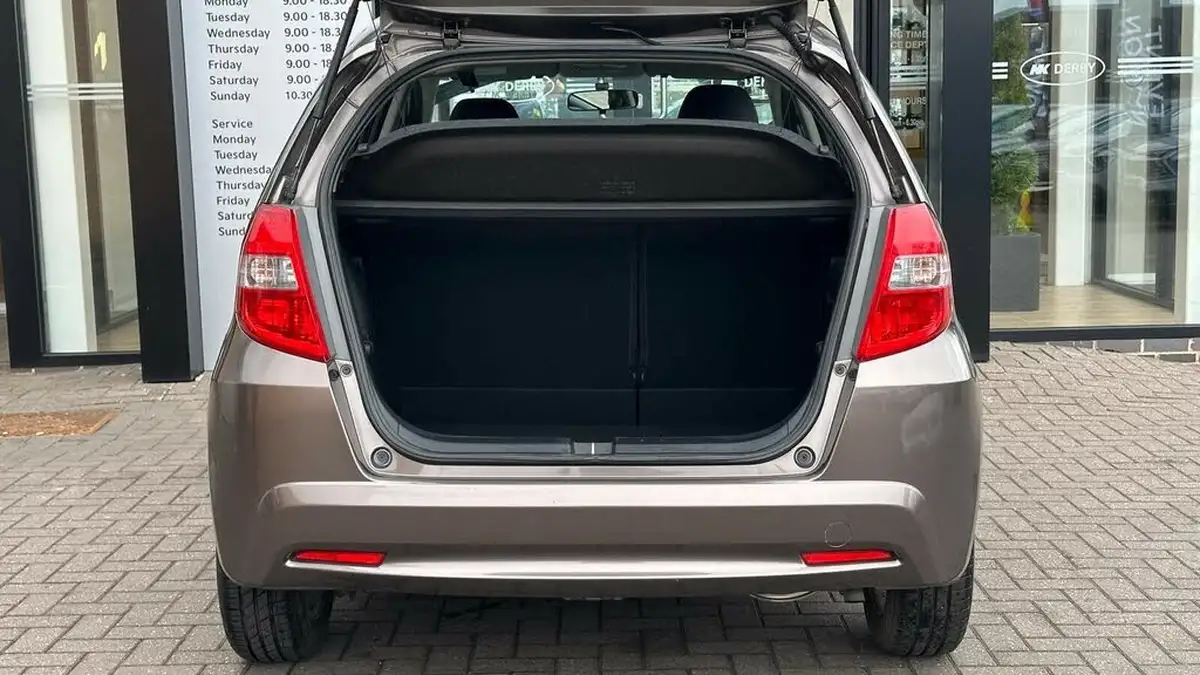 2012-honda-jazz-14-es-big-7