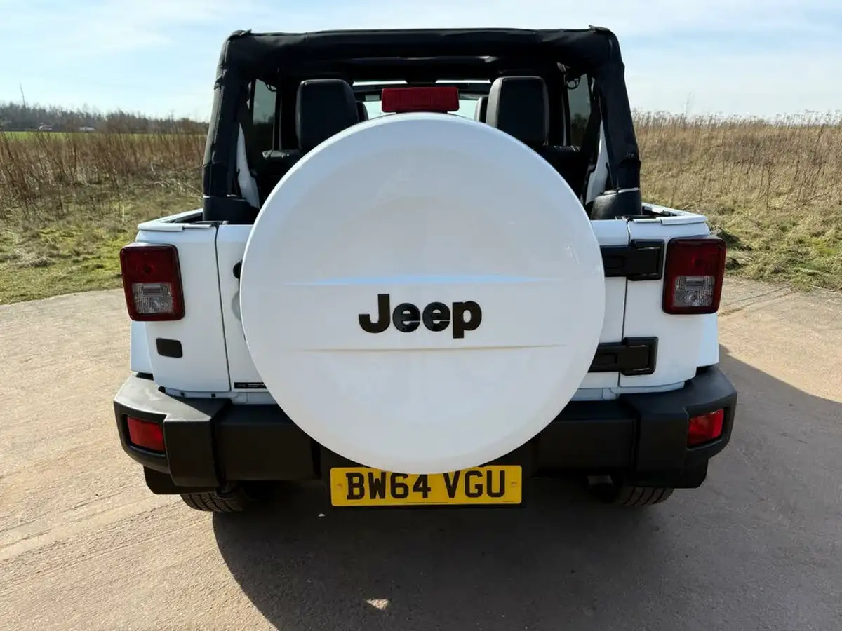 2014-jeep-wrangler-36-overland-v6-unlimited-5d-big-14
