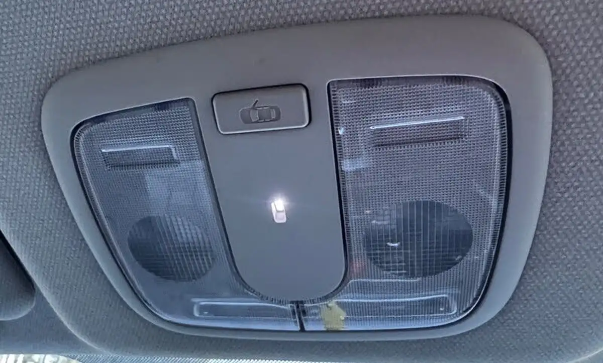 2015-kia-rio-125-2-5d-big-25