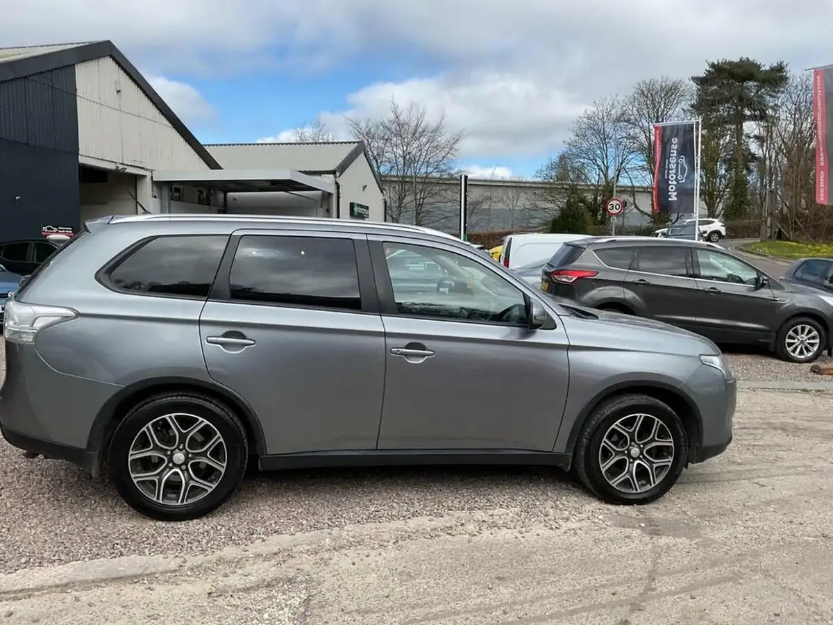 2016-mitsubishi-outlander-22di-d-gx3-leather7st-big-54
