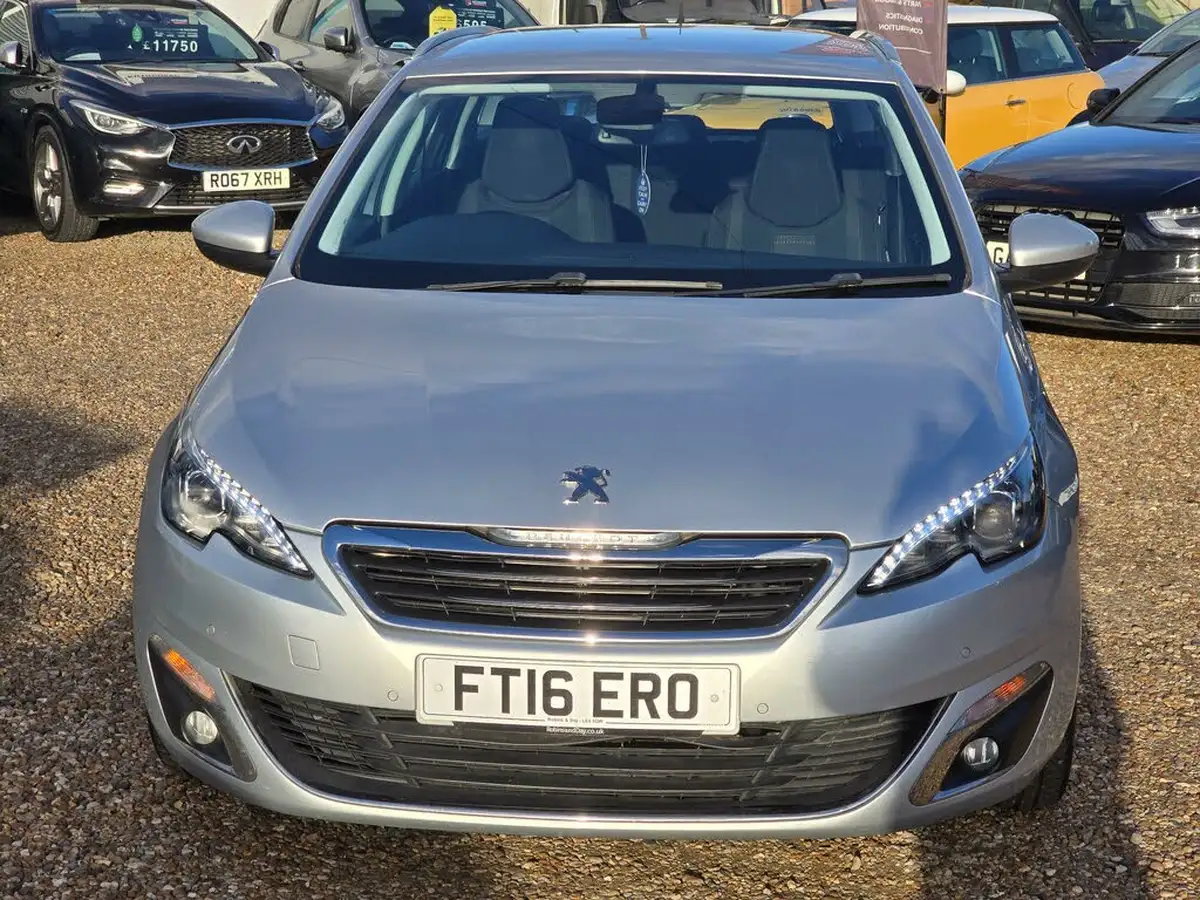 2016-peugeot-308-sw-12-puretech-allure-130bhp-eat6-big-3