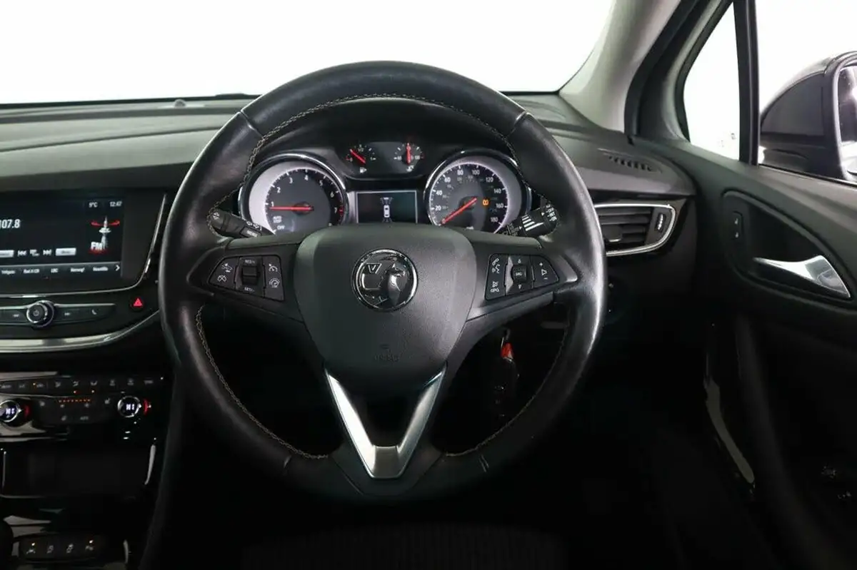 2021-vauxhall-astra-12-turbo-griffin-edition-hatchback-big-41