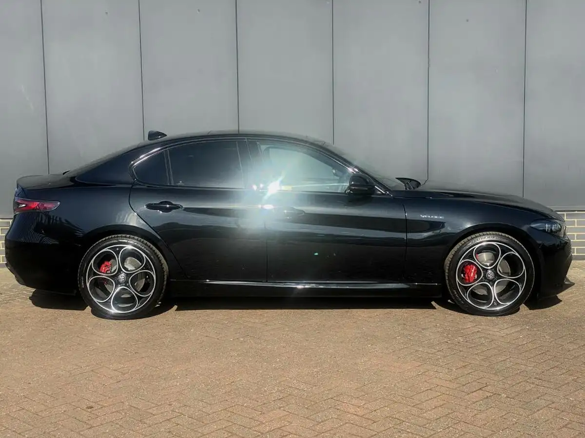 2024-alfa-romeo-giulia-20-veloce-big-8