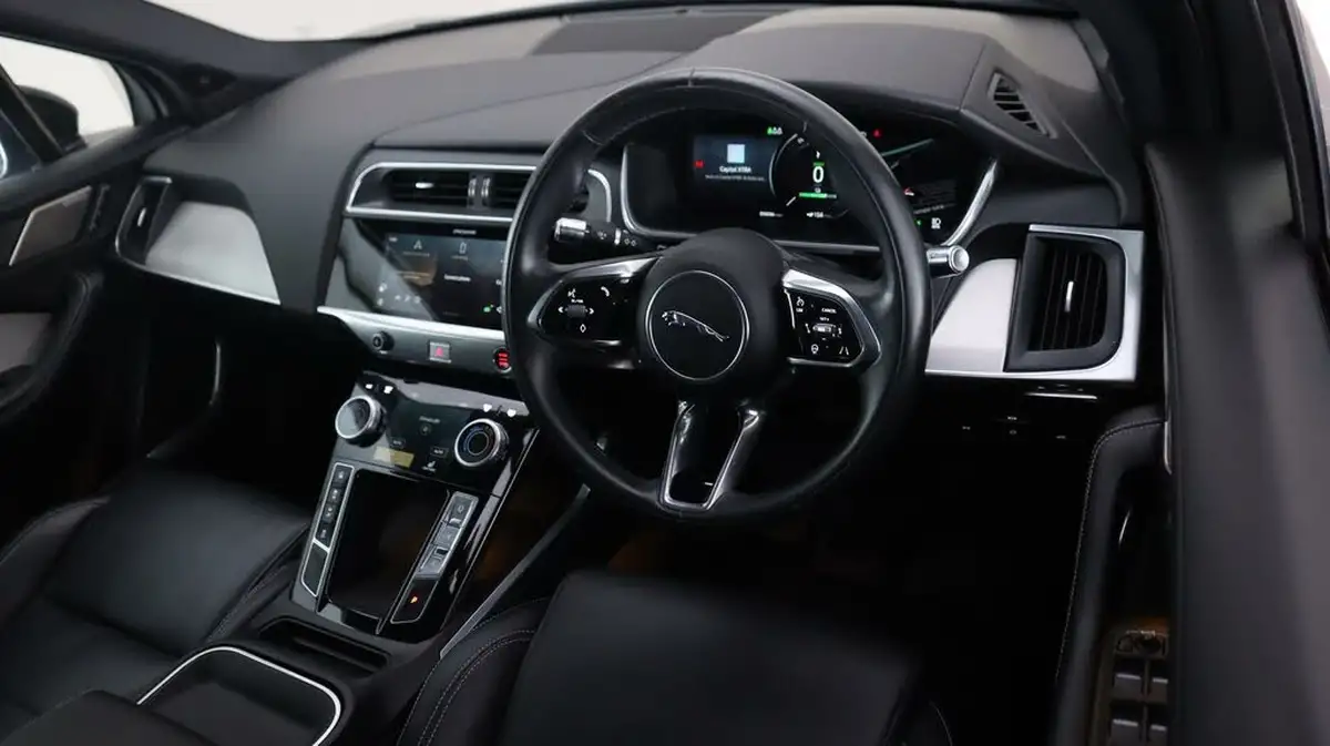 2022-jaguar-i-pace-ev400-hse-black-big-9