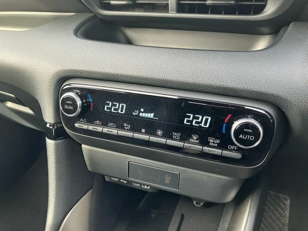2024-mazda-mazda2-15-homura-big-13