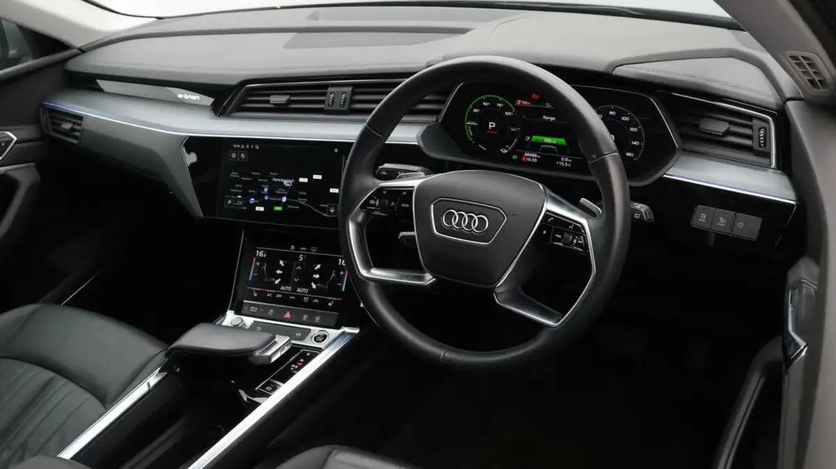 2021-audi-e-tron-55e-technik-station-wagon-big-9