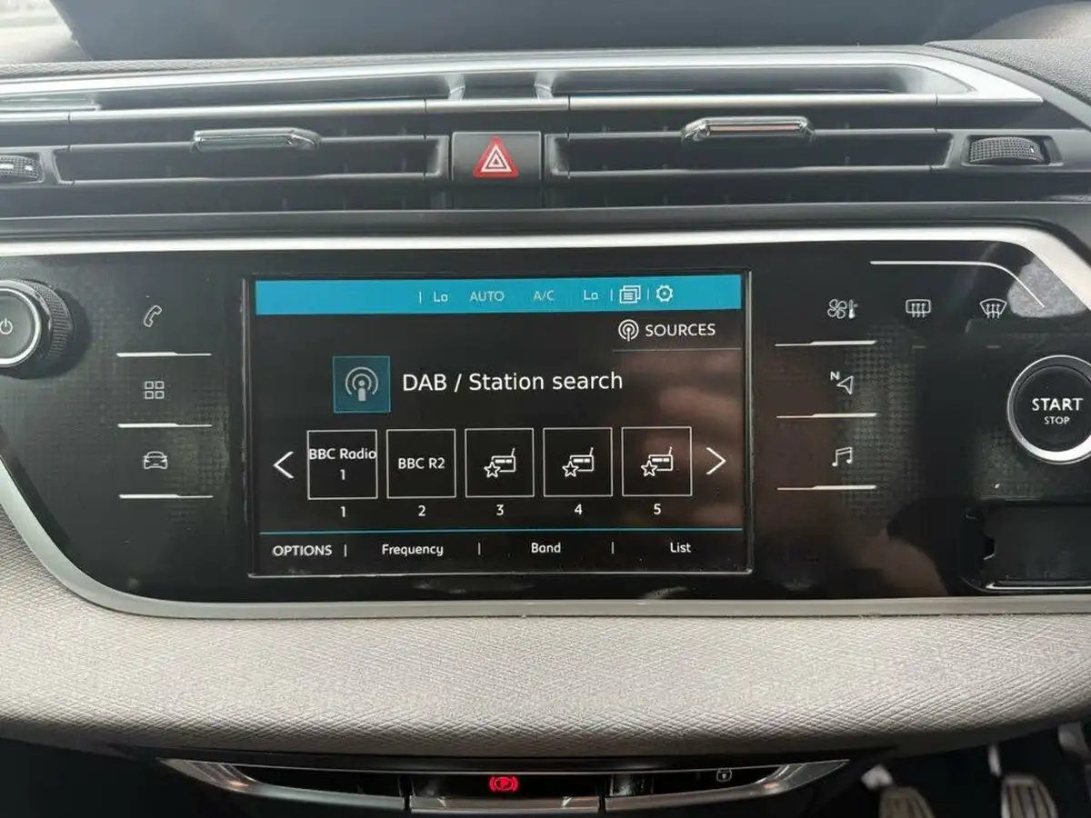 2017-citroen-grand-c4-picasso-16bluehdi-feel-big-30